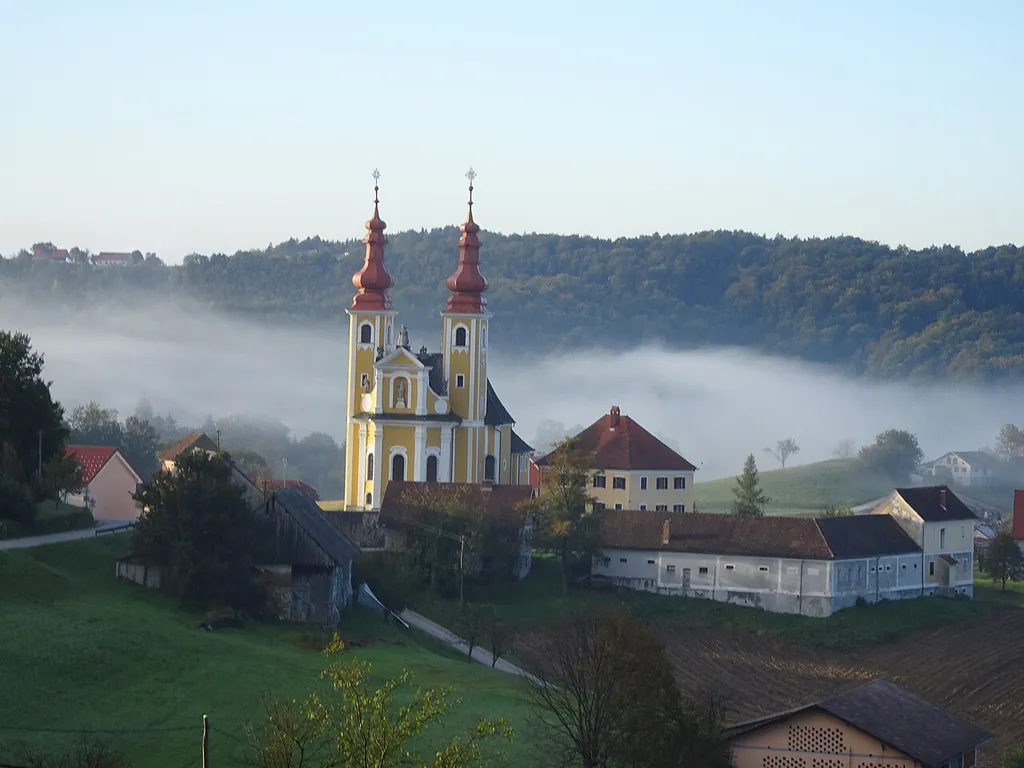 Cerkev Čudodelne Matere Božje in sv. Marjete, Sladka Gora