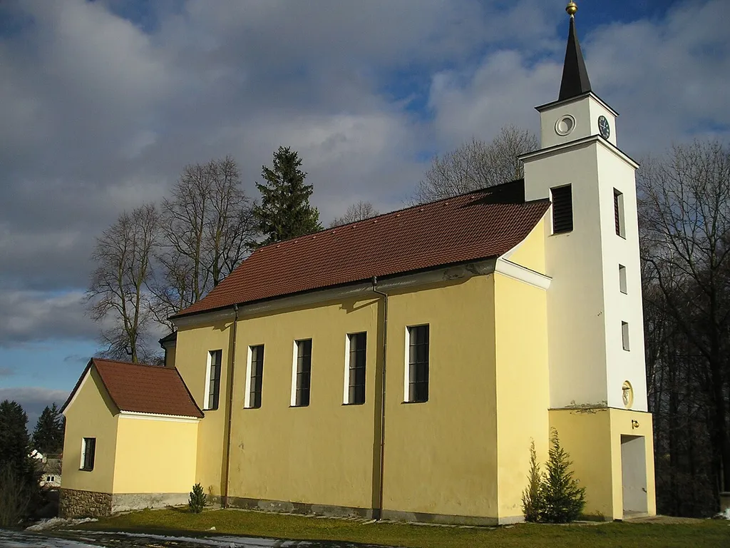 kostel v Puklicích