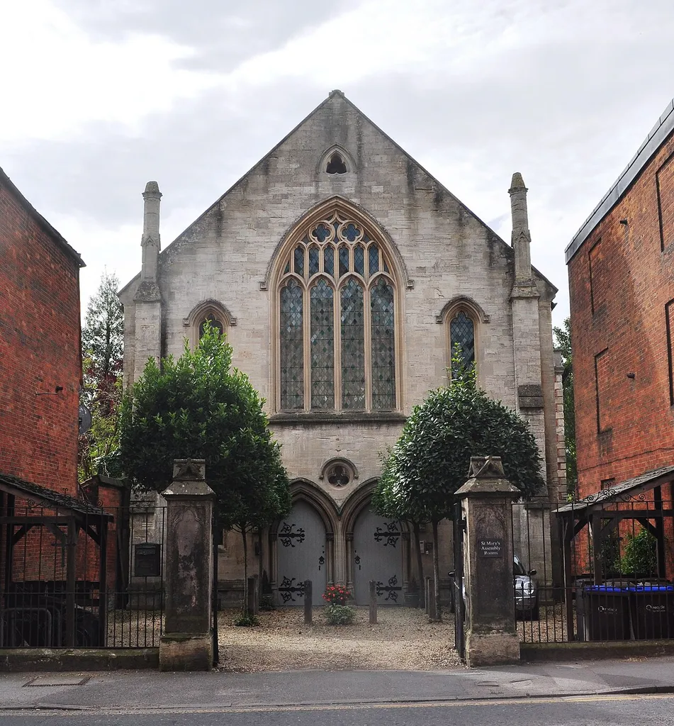Former St Mary's United Reformed Church, 1–6 Northgate Street, Devizes, Wiltshire, England. This is a photo of listed building number 1262633.