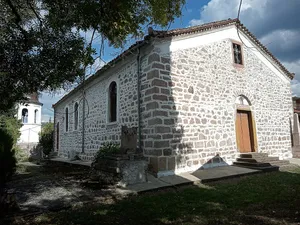 Saint Athanasius Church, Perushtitsa