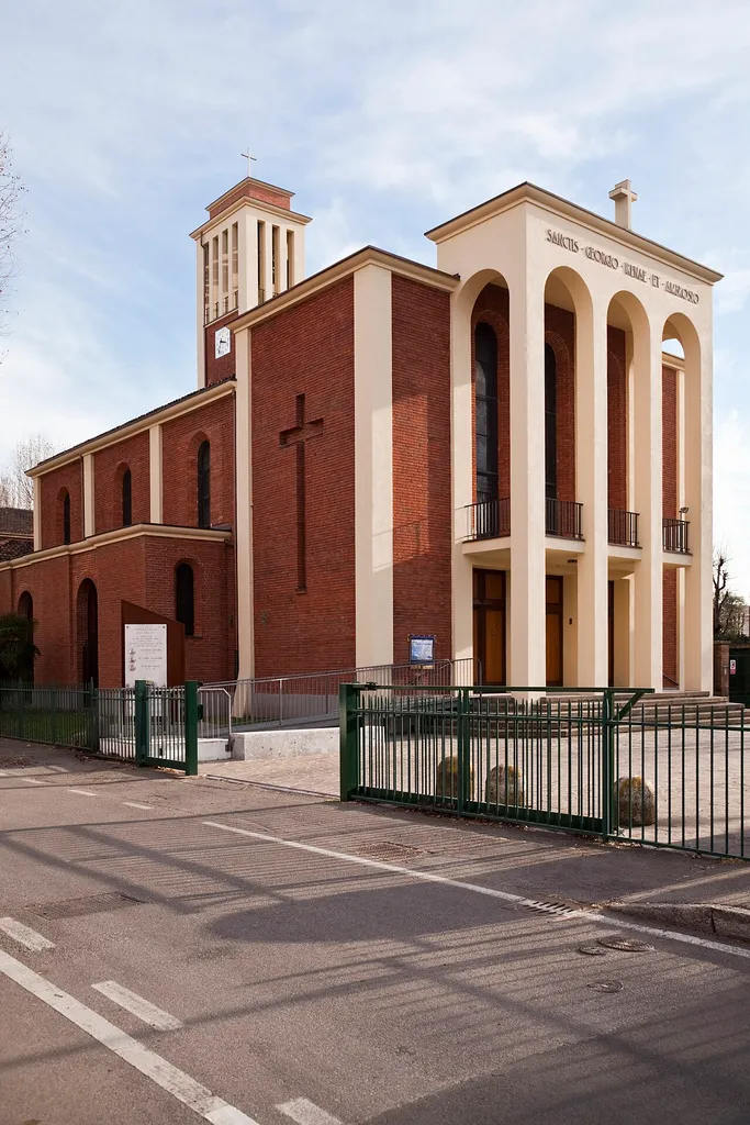Edificio religioso inserito all'interno del villaggio dei lavoratori falck situato nel comune di Sesto S.Giovanni