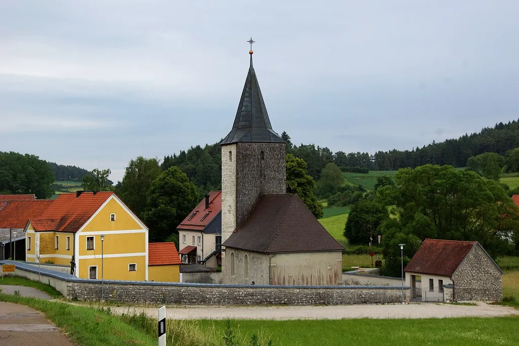 Die katholische Filialkirche St. Nikolaus in Umelsdorf bei Kastl