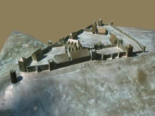 Bronzemodell der Burg Stromberg