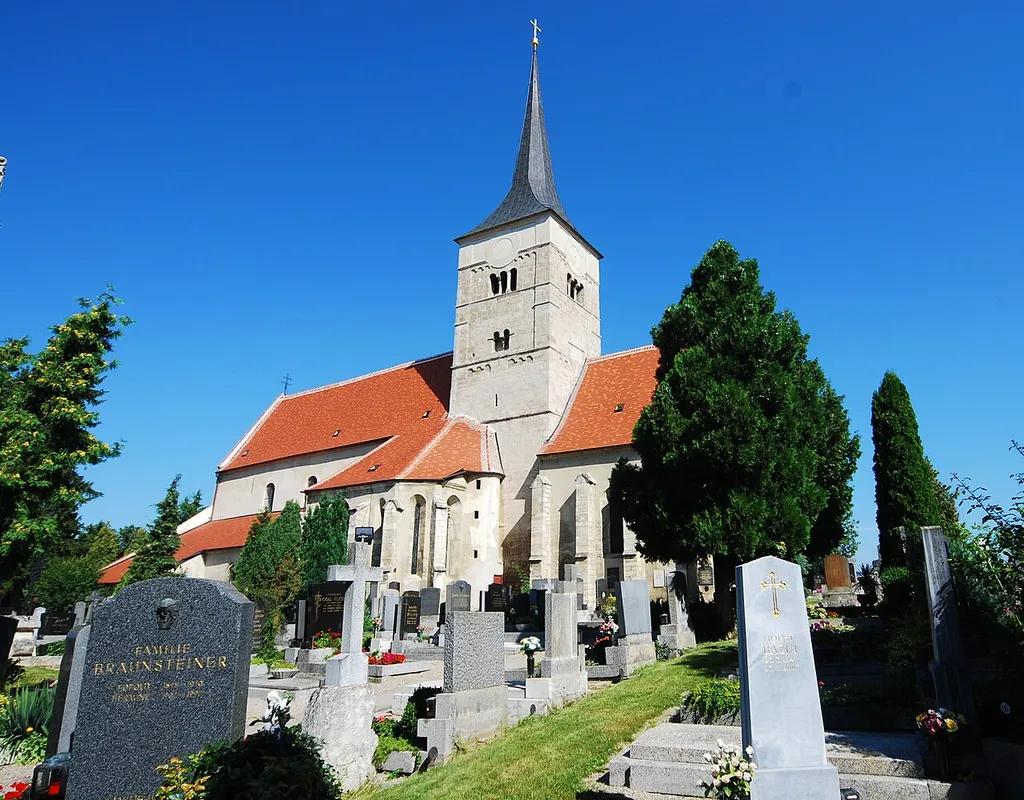 Die Pfarrkirche von Pulkau in Niederösterreich