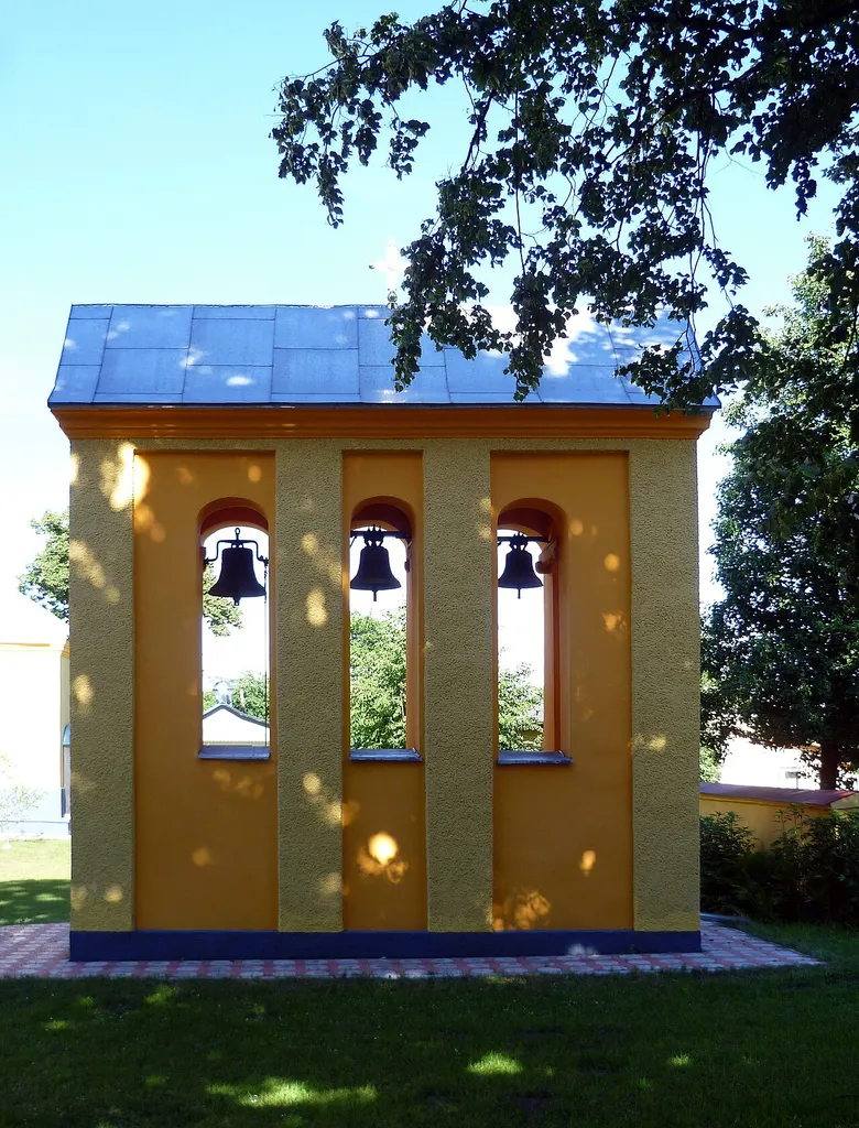 Церква св.Юрія (1846 р.) - дзвіниця - в м.Рава-Руська (вул. Чкалова) Жовківського району Львівської області України