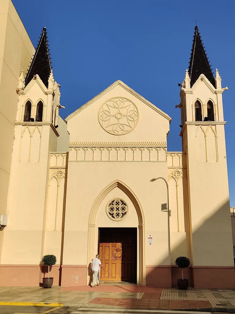 Fachada de la Capilla Castrense de la Inmaculada Concepción, Melilla.