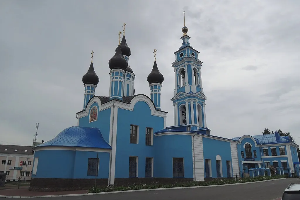 Церковь Успения Пресвятой Богородицы: Достоевского ул., 2 / Плеханова, д.67, Калуга, Калужская область