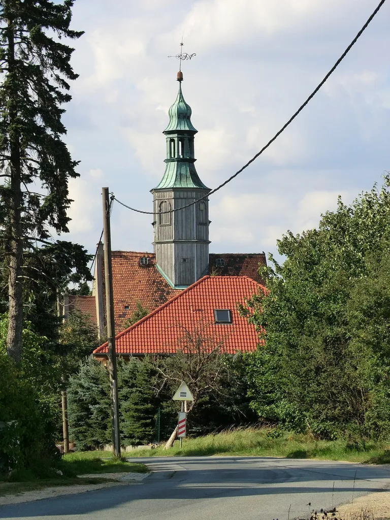 Kirchturm der Kirche von Gersdorf (Gemeinde Markersdorf) bei Görlitz