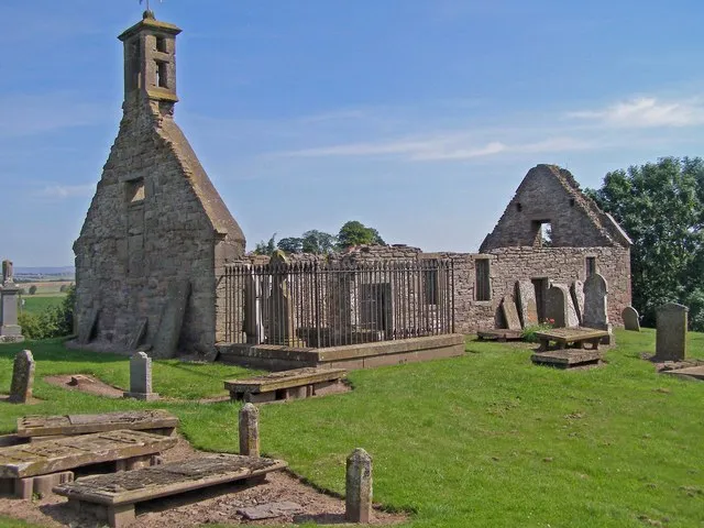 Ruined Eassie Church and cemetery Within this ruined church is the original Pictish carved stone.