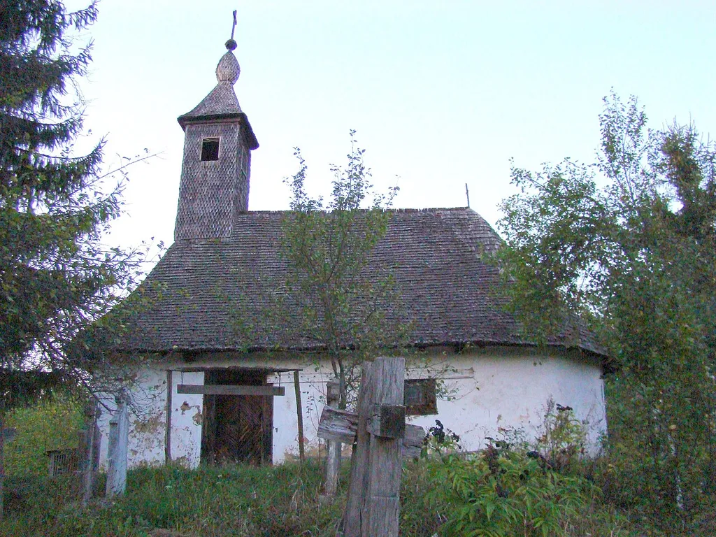 Biserica de lemn „Sf.Arhangheli” din Povergina, județul Timiș