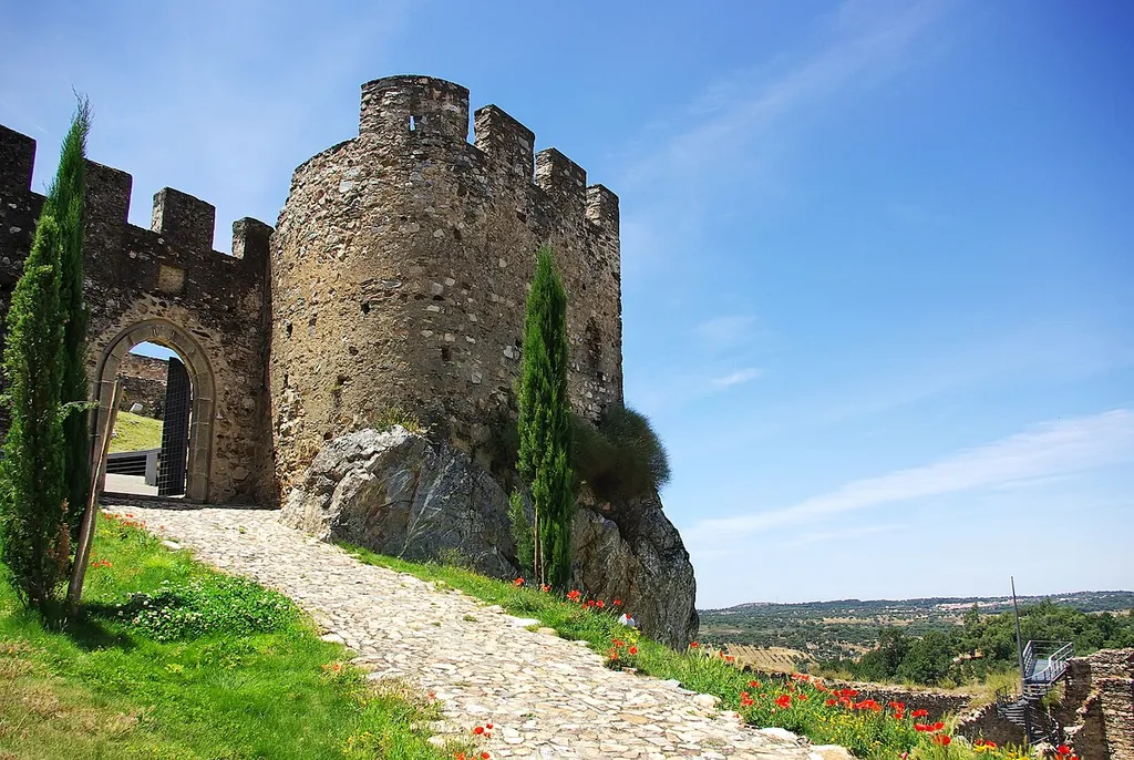This file was uploaded for Wiki Loves Monuments in Portugal with the unique identifier 71109. English | español | português | português do Brasil | +/− review Done