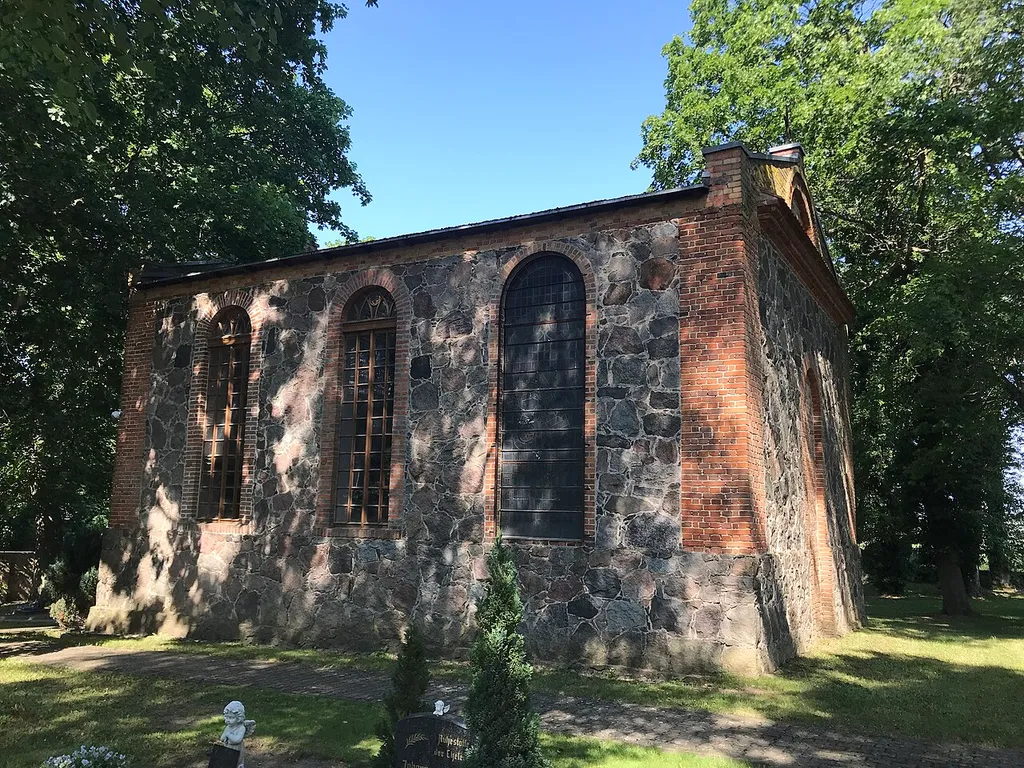 Die Dorfkirche Güterberg ist eine Saalkirche in Güterberg, einem Ortsteil der Gemeinde Uckerland im Landkreis Uckermark in Brandenburg. Die Kirchenausstattung ist bauzeitlich.