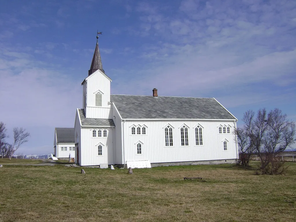 Kistrand kirke i Porsanger kommune, Finnmark. En av 5 kirker som overlevde nedbrenningen av Finnmark høsten 1944.