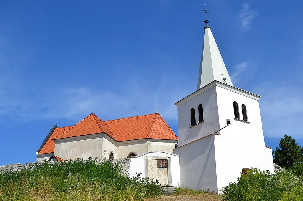 This media shows the protected monument with the number 204-924/1 CHMSK/204-924/1,CHMSK/204-924(other) in the Slovak Republic.