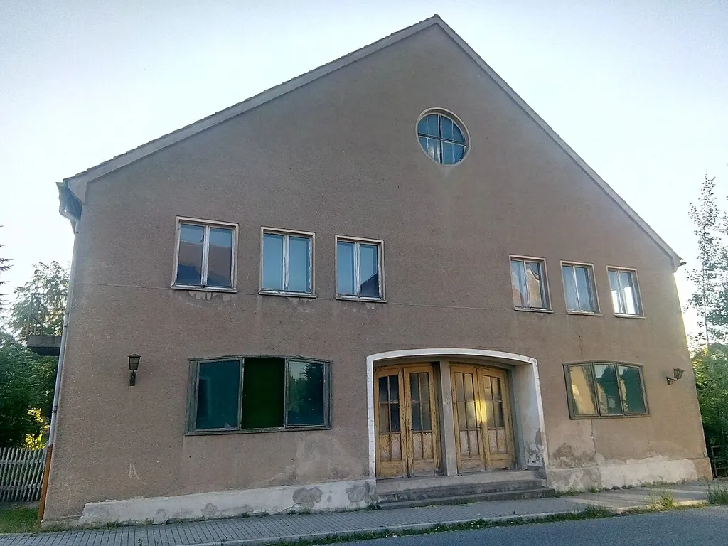 Kulturhaus mit Kino, mit Bühne und Visionsbar