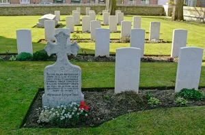 Zillebeke Churchyard, Commonwealth Plot