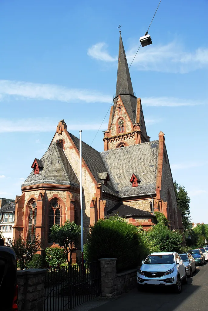 Evangelische Gustav-Adolf-Kirche in Bingerbrück (Bingen am Rhein), Koblenzer Straße 33, neugotischer Zentralbau, Bruchstein, 1894/95; Architekt Hermann Cuno, Koblenz; ortsbildprägend.