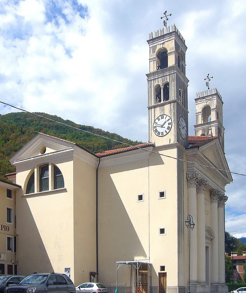 La chiesa parrocchiale di Campolongo sul Brenta, frazione di Valbrenta