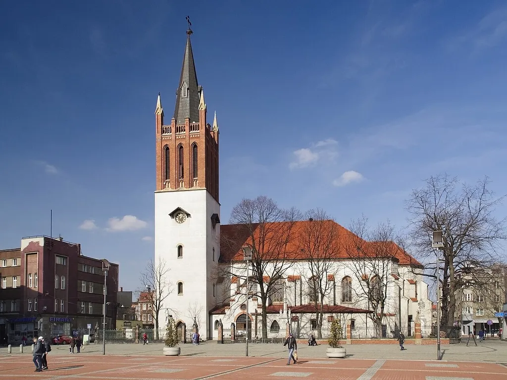 Kościół Wniebowzięcia Najświętszej Maryi Panny w Bytomiu, widok z rynku