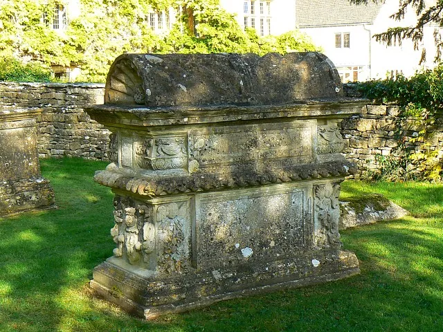 Bale tomb in St Mary the Virgin's parish churchyard, Shipton-under-Wychwood, Oxfordshire: of Henry Morgan (died 1727), Rose Morgan (died 1734) and Robert Morgan (died 1759)