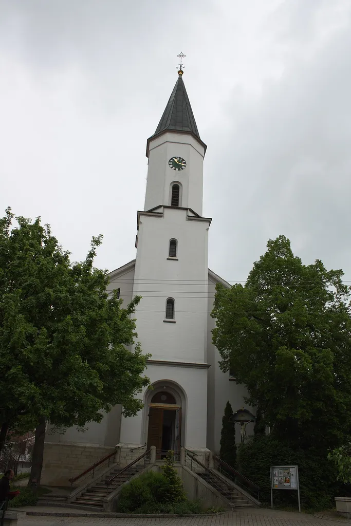katholische Pfarrkirche St. Veit in Glött im Landkreis Dillingen an der Donau (Bayern)