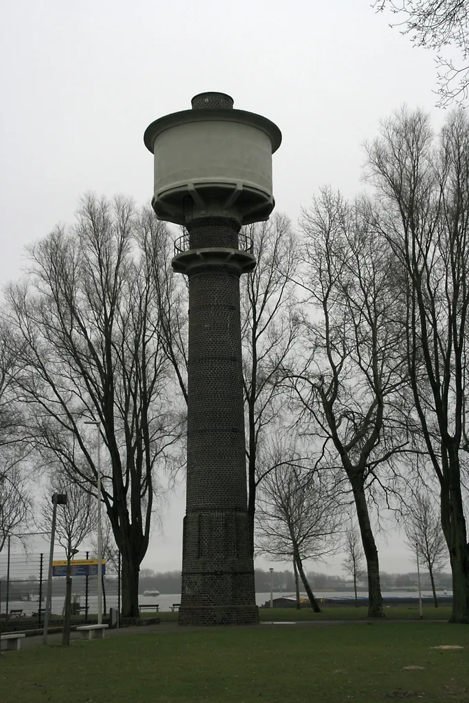Water tower Rotterdam Mallegat