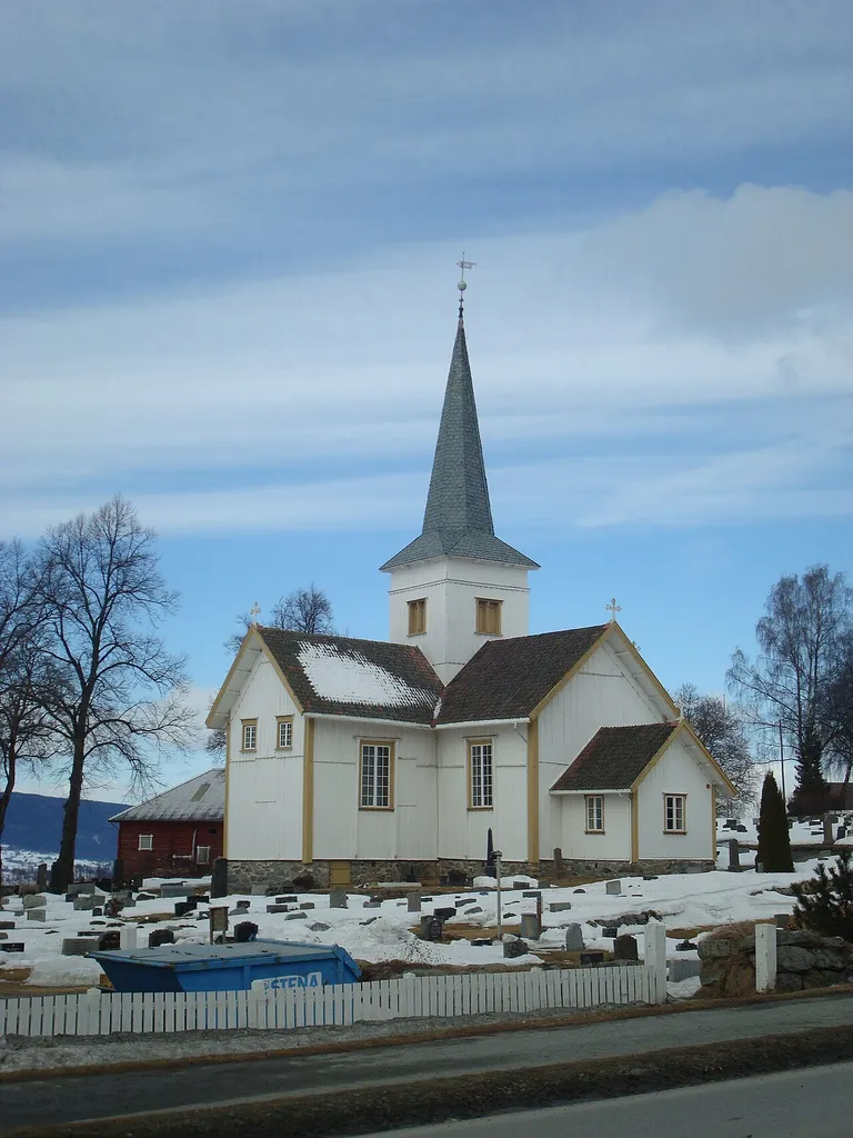 Hov kirke i Søndre Land