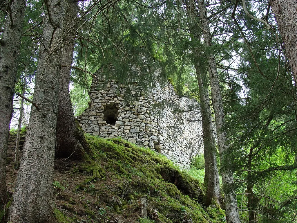 Burgruine Friedburg bei Sulzau innerhalb der Gemeinde Neukirchen am Großvenediger