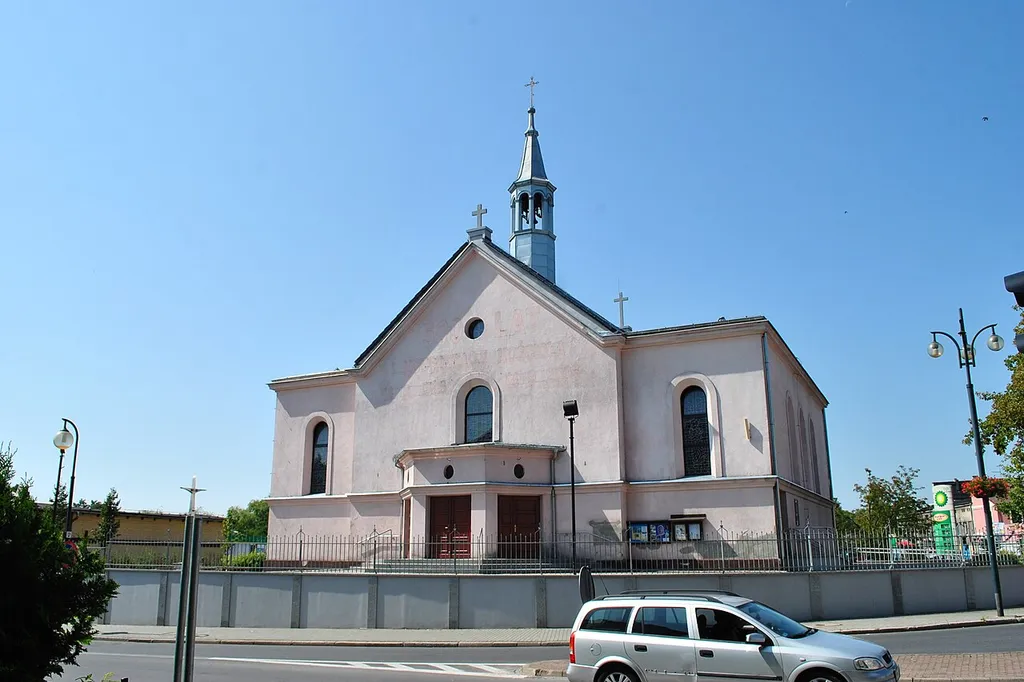 Lubliniec. Plac gen. Tadeusza Kościuszki. Kościół Podwyższenia Krzyża Świętego