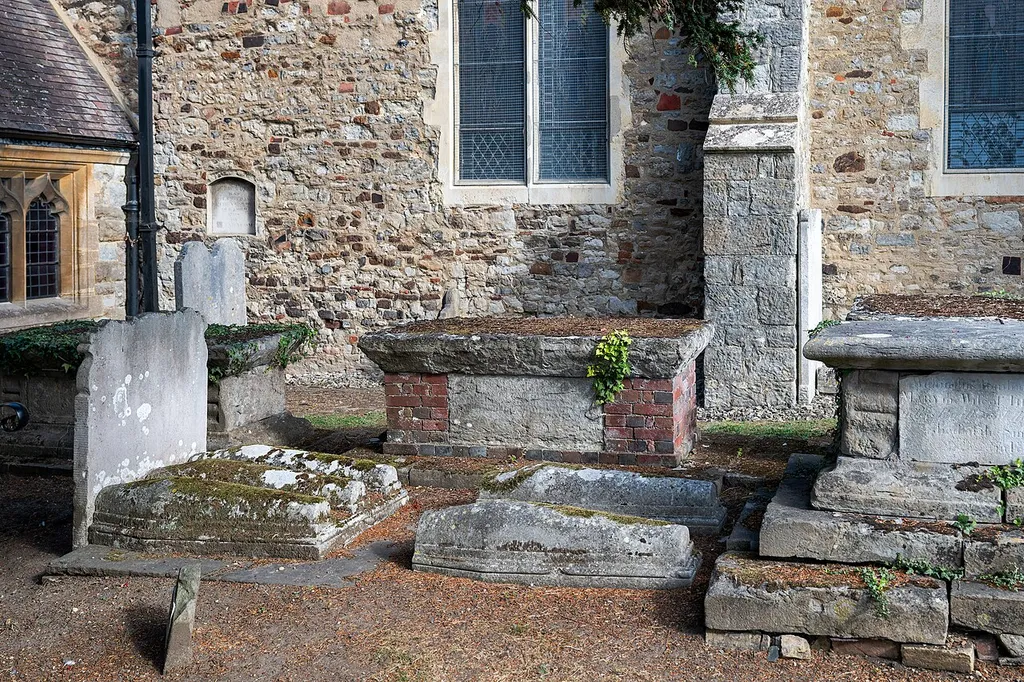 Aylesford: Chest tomb approximately 4 metres south of Church of St Peter and St Paul, Grade II