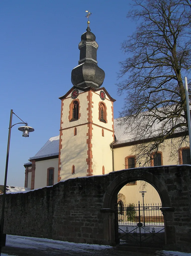 Die Pfarrkirche St. Peter und Paul von Großwallstadt