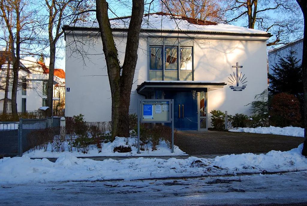 Neuapostolische Kirche München-Neuhausen, Montenstraße 4