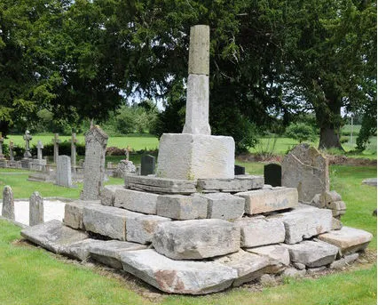 Remains of a cross, LLansantffread