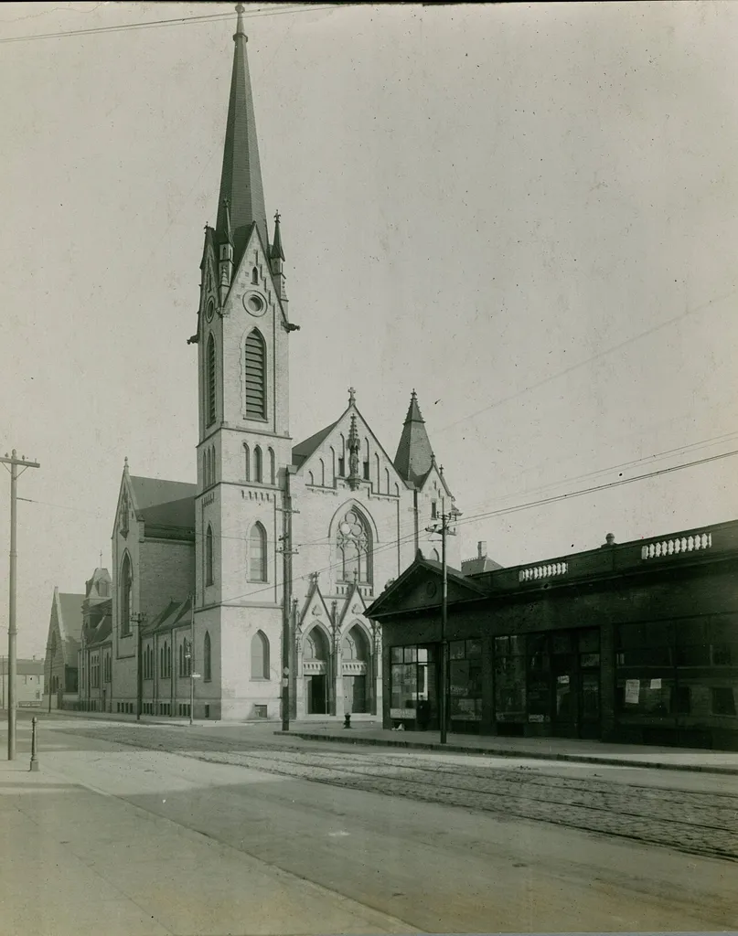" 31st and Mospratt"--Photograph verso. Now W 31st St &amp; S Aberdeen St.