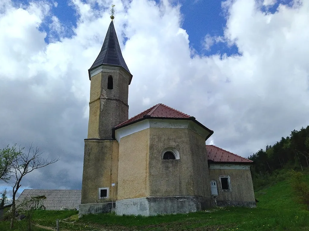 Pogled na cerkev sv. Fabijana in Boštjana, Radež (Polana)