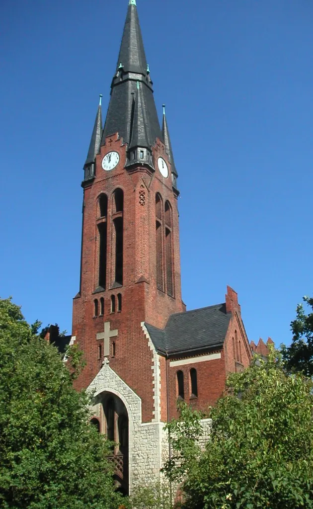 de:Verklärungskirche (Adlershof)