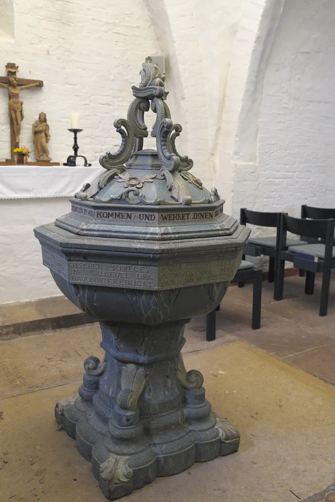 Evangelisch-lutherische Kirche St. Johannis in Verden (Aller) im Landkreis Verden in Niedersachsen/Deutschland, Taufbecken
