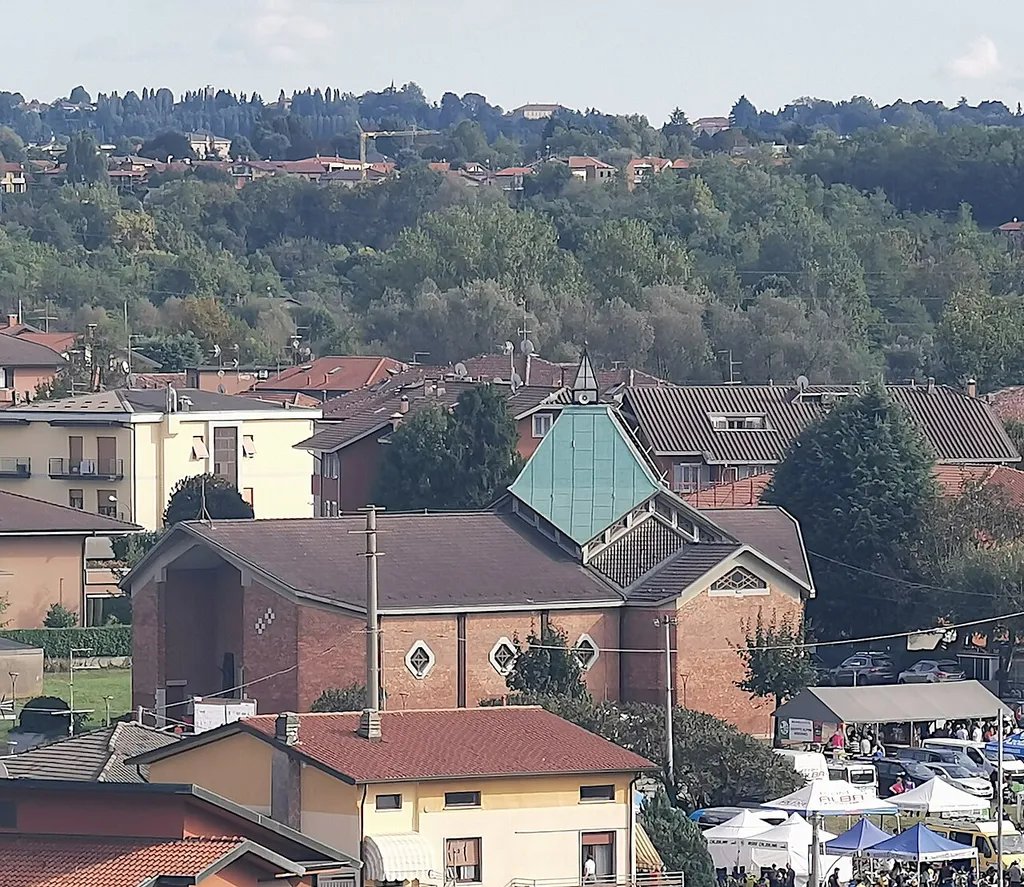 vista sulla chiesa dei Santi Gervaso e Protaso (Nibionno), dal piazzale antistante le chiesa dei Santi Simone e Giuda (Tabiago, Nibionno)
