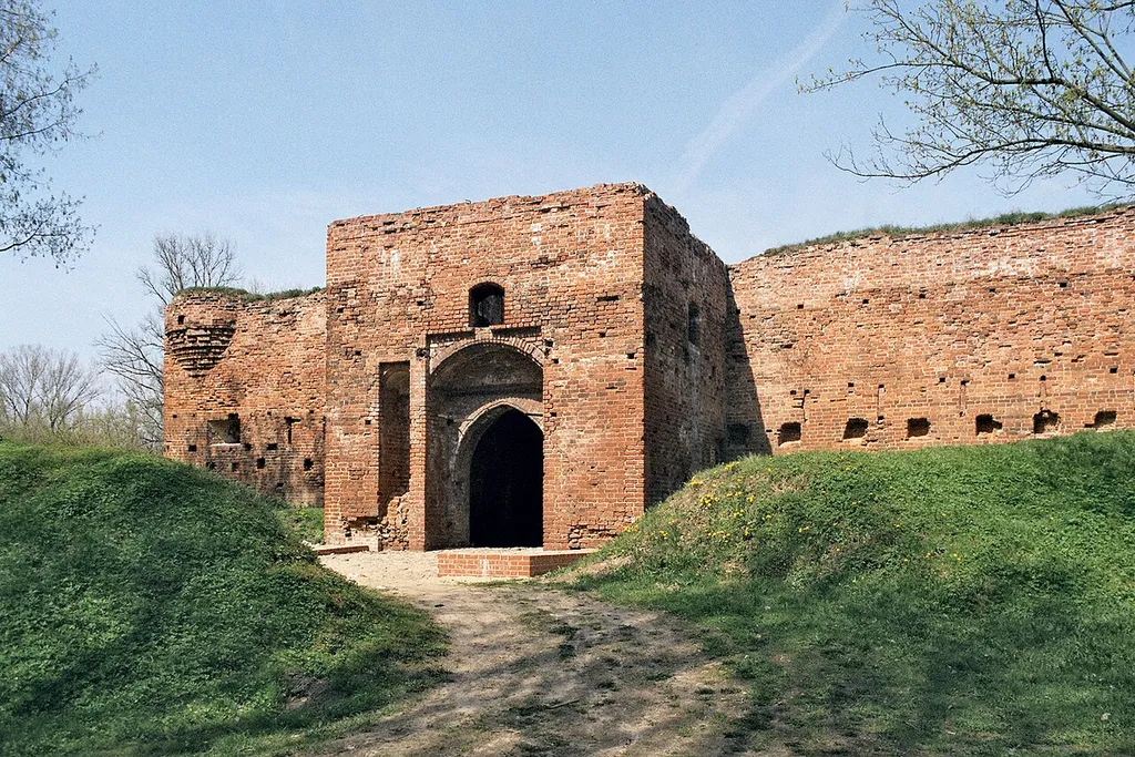 Toruń, Dybów castle