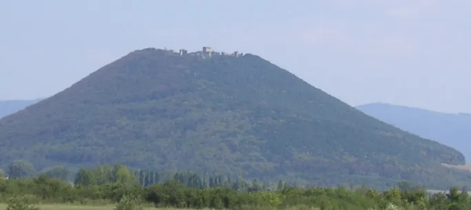Šarišský hrad od SZ sk:Kategória:Panorámy