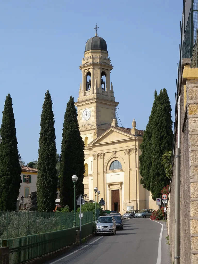 Ripresa della chiesa parrocchiale di Castelrotto nel comune di San Pietro in Cariano in provincia di Verona