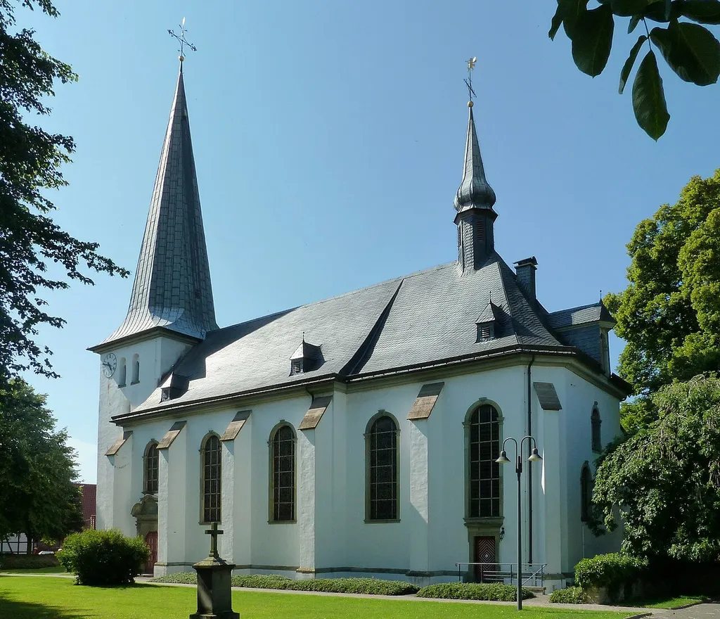 Die St.-Nikolaus-Kirche in Anröchte-Altengeseke.