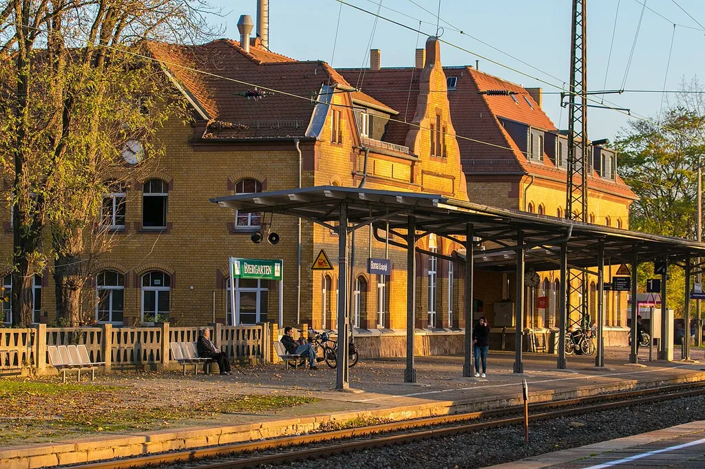 Empfangsgebäude, Bahnhof Borna