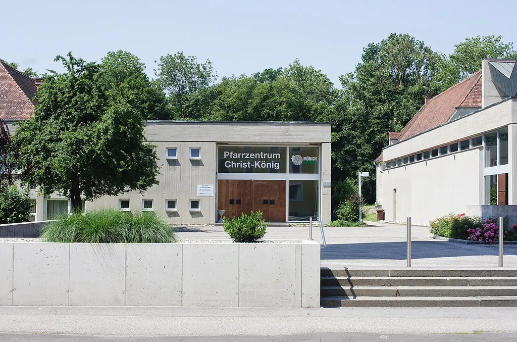 Das Pfarrzentrum Christkönig bei der Neuen Pfarrkirche in Münichholz (Steyr)