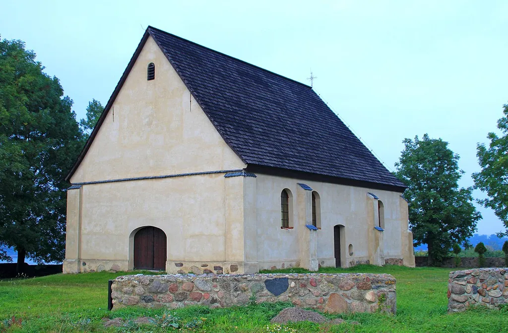 Dolsk, kościół fil. pw. św. Wawrzyńca z 1685 r.