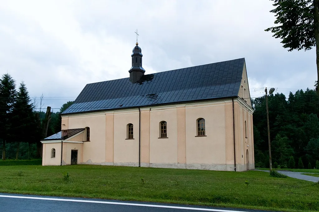 Kościół parafialny pw. świętych Kosmy i Damiana w Wujskich