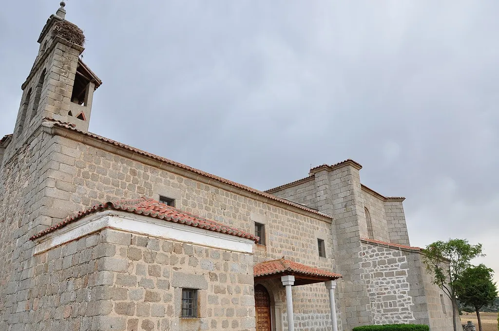 Iglesia parroquial de la Asunción de Nuestra Señora, Santa María del Arroyo (Ávila), España.