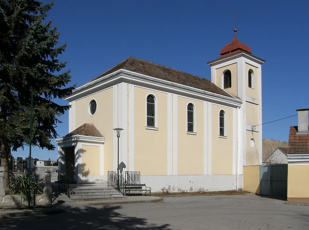 Kath. Filialkirche hl. Anna mit Friedhof