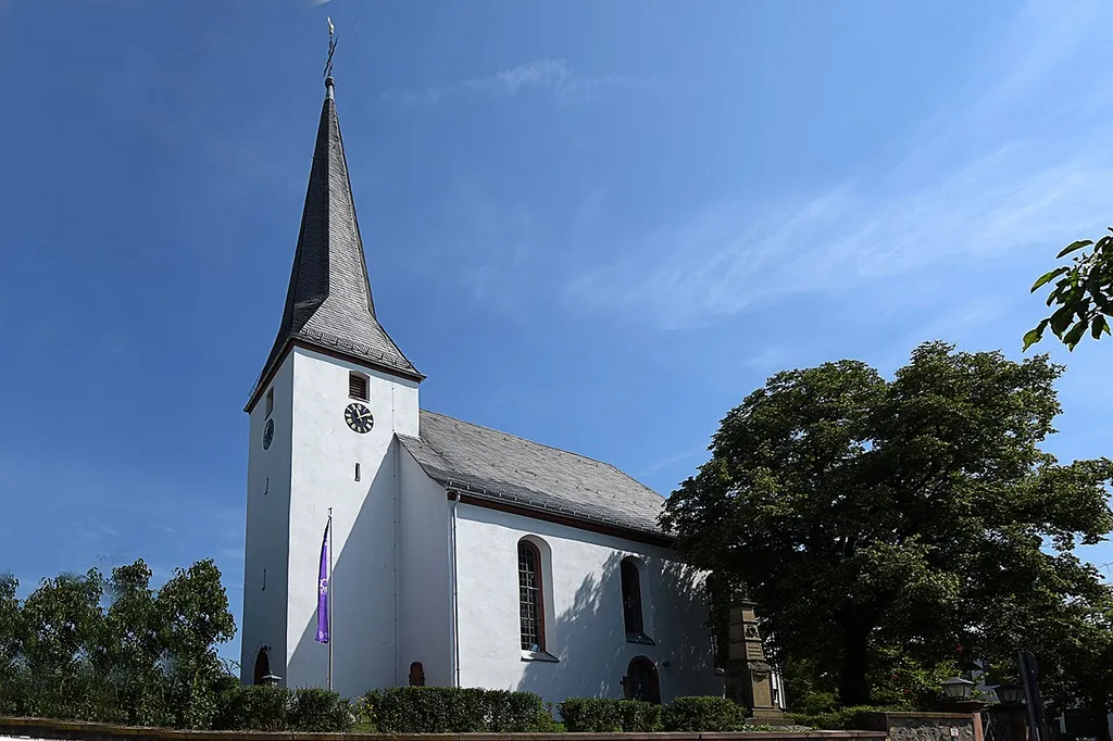 Denkmalgeschütztes Kirchengebäude in Pfungstadt-Eschollbrücken, Freitagsgasse