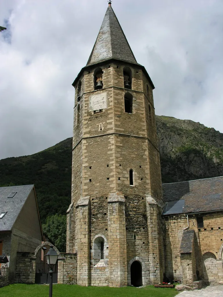 Torre campanar de Sant Andreu de Salardú This is a photo of a building listed in the Catalan heritage register as Bé Cultural d'Interès Local (BCIL) under the reference IPA-15463.